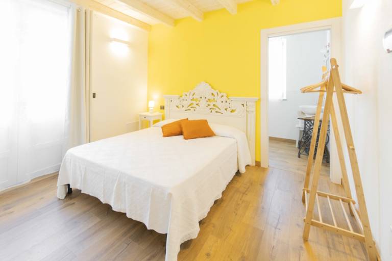 Camera privata Varese ligure