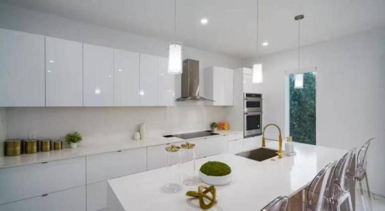 House | Next to the beach | Pets allowed — photo 4