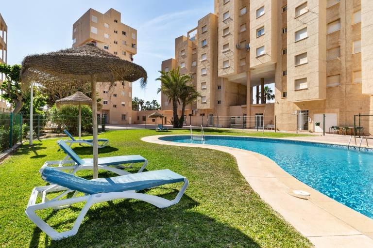 Apartment 'El Buen Sol' with Sea View, Shared Pool and Wi-Fi — photo 2
