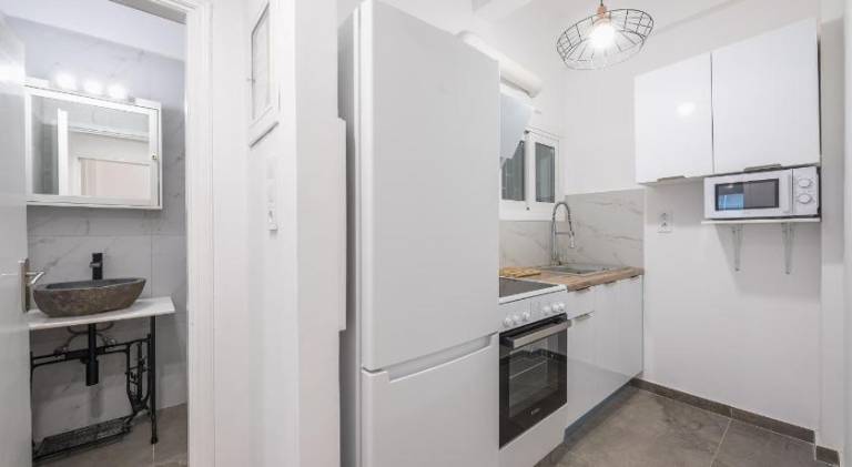 Stylish Luxury Apartment at Ampelokipi Metro Station — photo 3