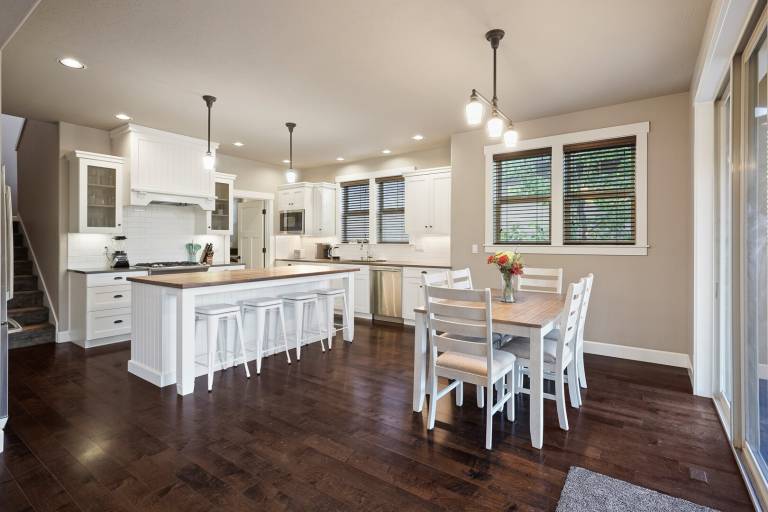 House with 4 rooms for 8 persons in Bend, OR