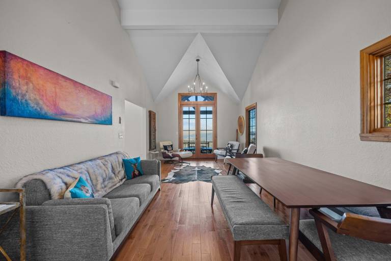 Secluded Luxury Asheville Home with Hot Tub & Sauna, 15m from Downtown — photo 3