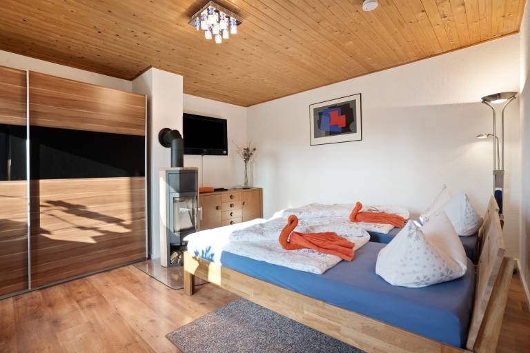 Private room with fast internet, terrace & garden | Garden view — photo 4