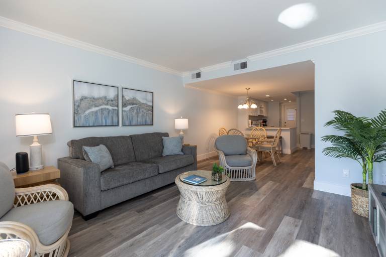 48 Hilton Head Cabanas: Steps to the Beach, 2 Bed, 2.5 Bath, Sleeps 6 Dogs OK — photo 3