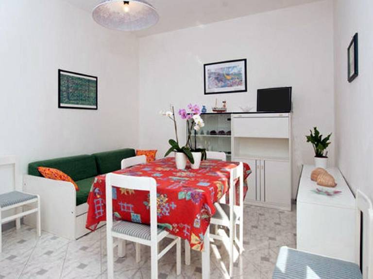 Holiday apartment with yard, BBQ & terrace | Nature view — photo 3