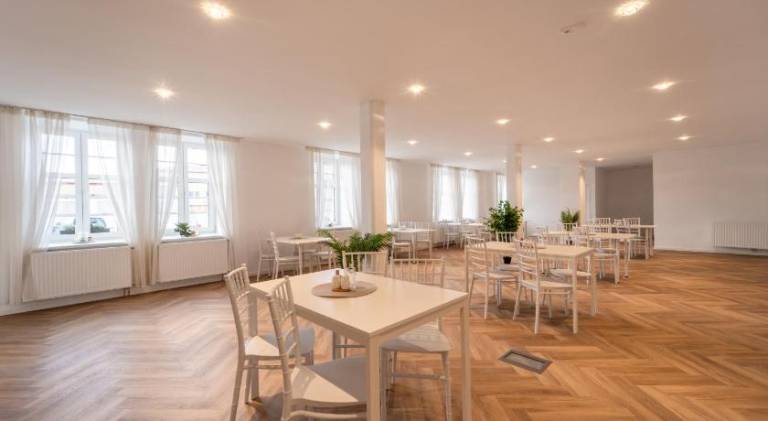 Beautiful serviced apartment with garden, sauna & jacuzzi | Pets allowed — photo 3