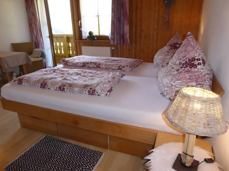 Family-friendly nice rental apartment with patio & fast internet | Garden view | Dogs allowed — photo 4