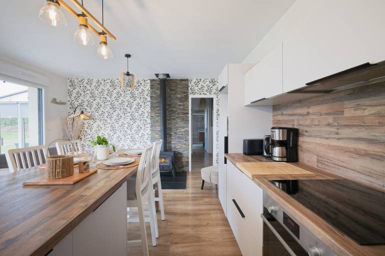 House with terrace, garden & barbeque | Garden view in Pontivy