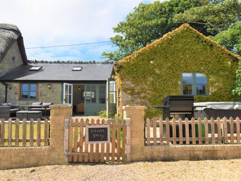 Fully equipped house with garden, barbecue & jacuzzi | Pets allowed — photo 2