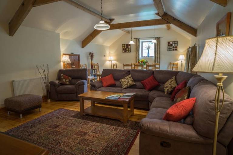 Holiday Homes with Hot Tubs in the Peak District from £45 HomeToGo