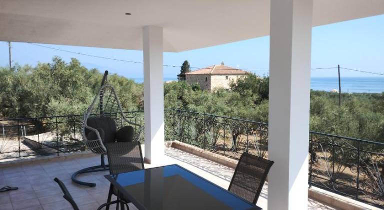 Apartment with yard & patio in Zakynthos
