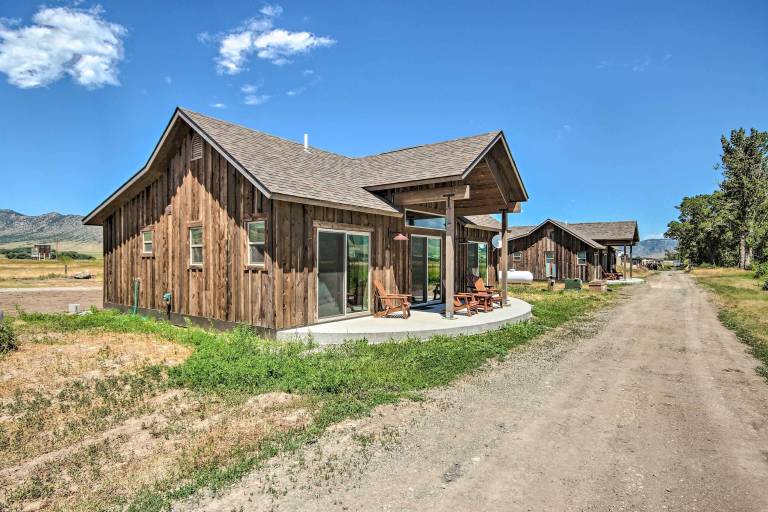 Livingston MT Hotel Rooms, Cabins