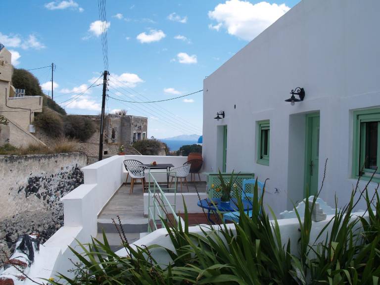 Holiday apartment with garden & patio — photo 5