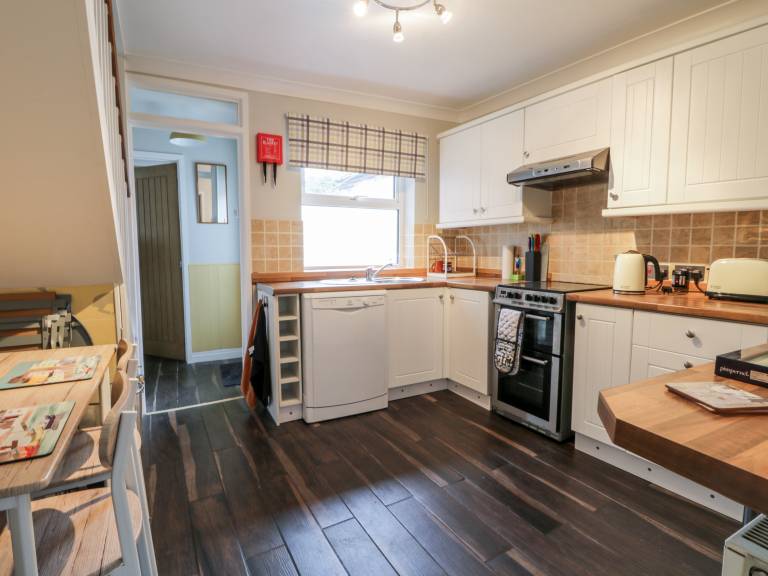 Child-friendly wonderful cottage with terrace | Beach view | Pets are welcome — photo 4