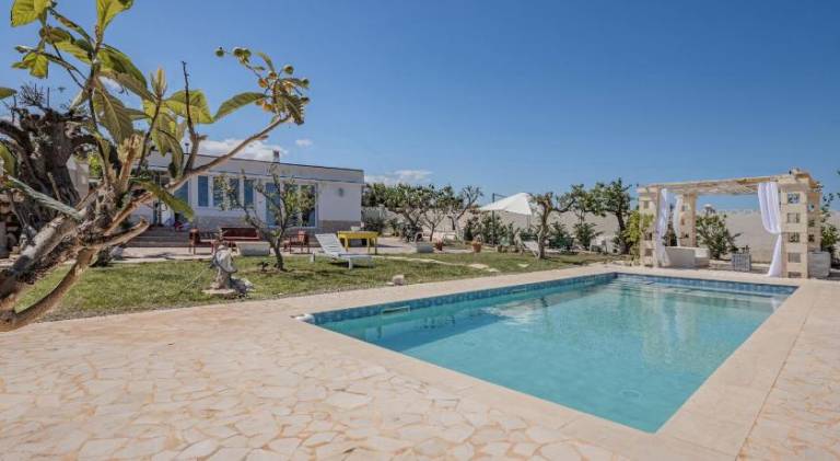 House with hot tub, pool & garden — photo 2