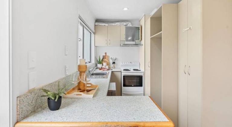 Holiday House in Central North Shore Auckland — photo 3