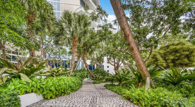 Big vacation home with pool & jacuzzi | Suitable for remote work | Pet-friendly — photo 2