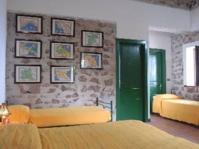Rental apartment with pool, BBQ & terrace — photo 4