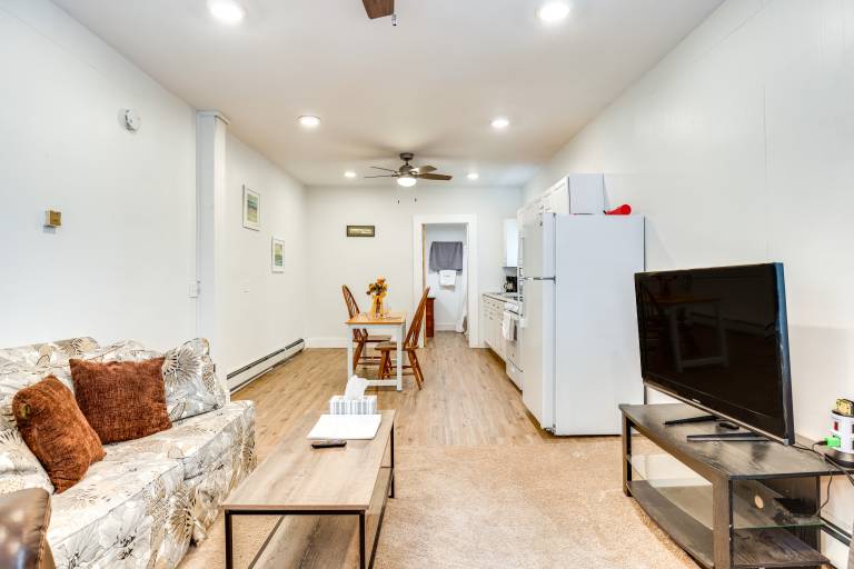 1 Mi to Dtwn: Pet-Friendly Corning Retreat — photo 4
