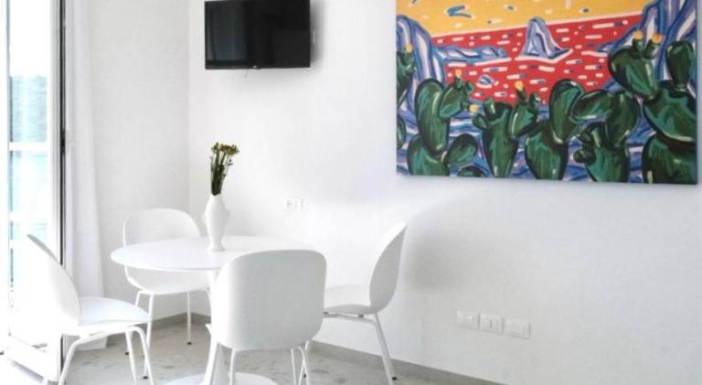 Serviced apartment with patio | Perfect for remote work — photo 5