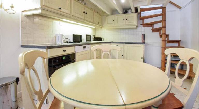 House with 1 room for 4 persons — photo 4