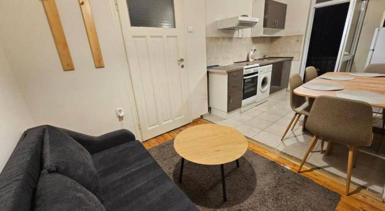 Super Central 2BR FREE Parking by BulgarianHomes — photo 2