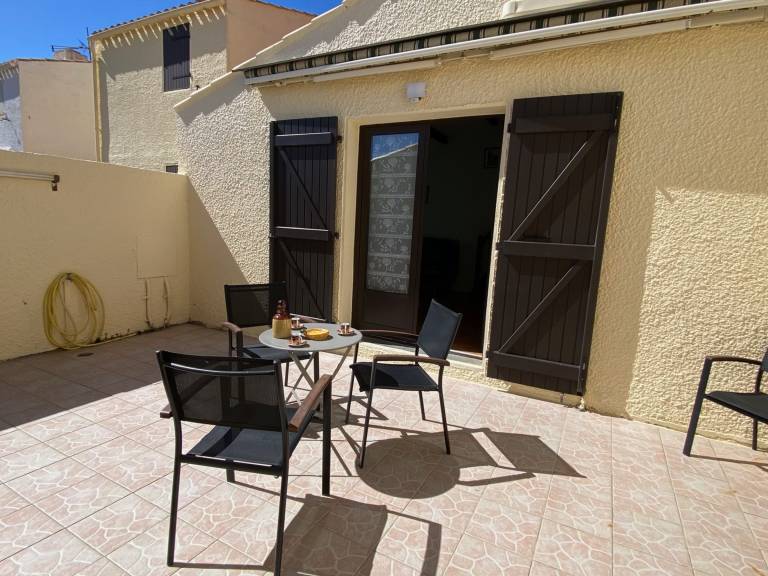 Charming Air-Conditioned Villa, Pool, Terrace, Near Beach, Parking, 6 People, Pet-Friendly — photo 4
