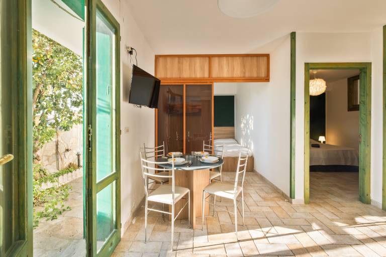 Apartment 'Appartamento Con Due Camere E Giardinetto' with Sea View in Sannicola