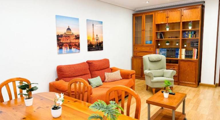 Rental apartment with 4 rooms for 10 persons in Zaragoza
