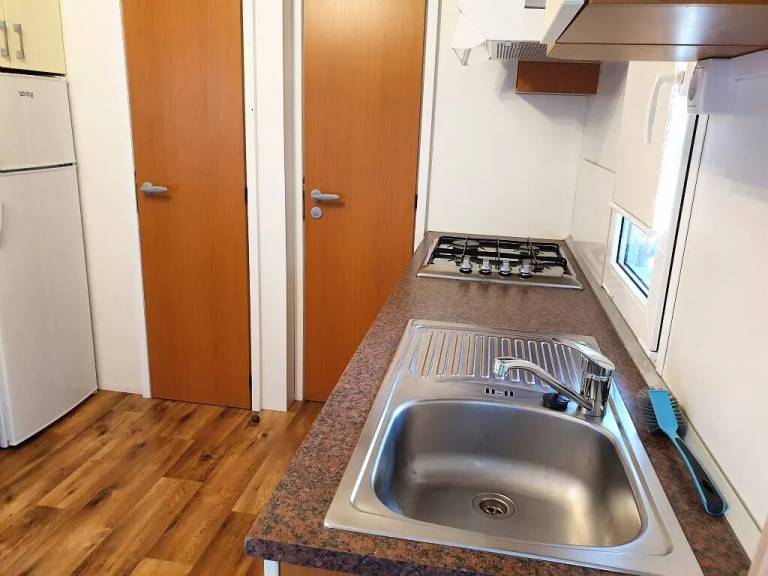 Wonderful mobile home with heated pool, BBQ & garden | Pet-friendly — photo 2