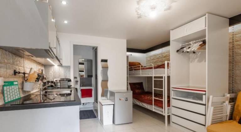 Holiday apartment with 1 room for 4 persons in Bagnolet