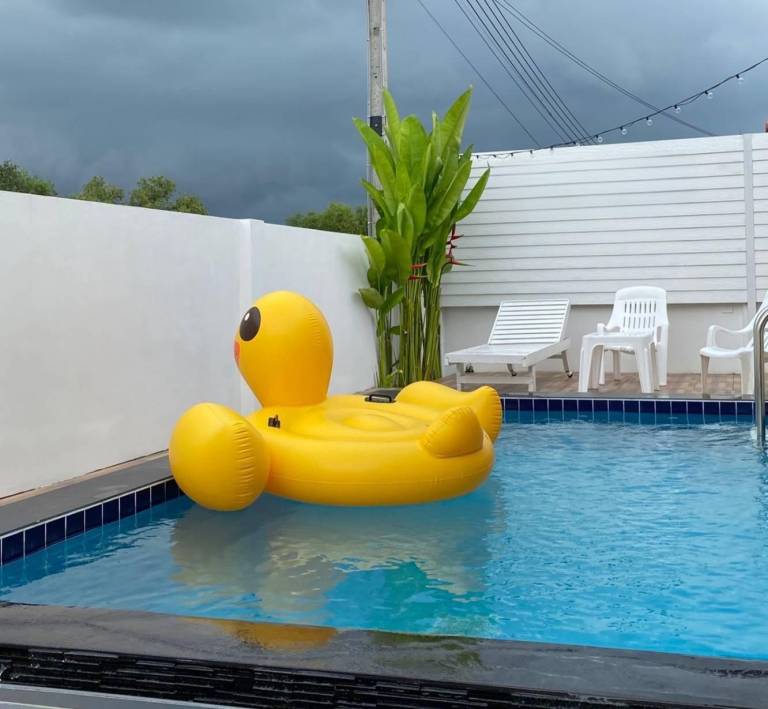 Villa with private pool, terrace & barbeque | Suitable for remote work | Pets allowed in Chonburi