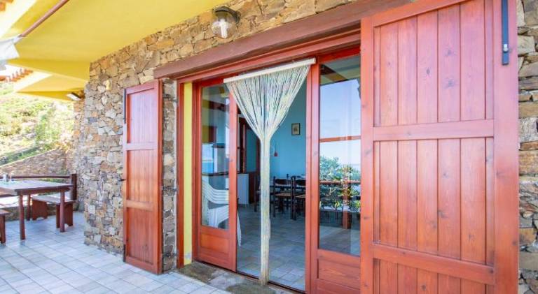 House with patio, barbecue & yard — photo 4