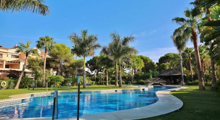 Apartment with terrace, sauna & heated pool | Suitable for remote work in Marbella