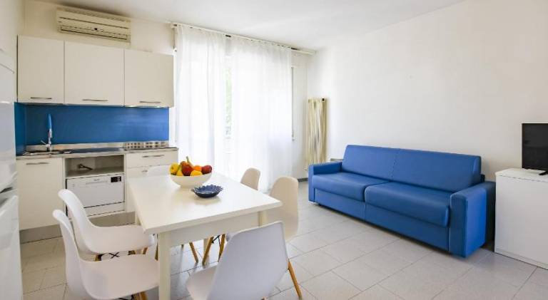 Beautiful holiday apartment with patio | Beach nearby | Pets allowed — photo 3