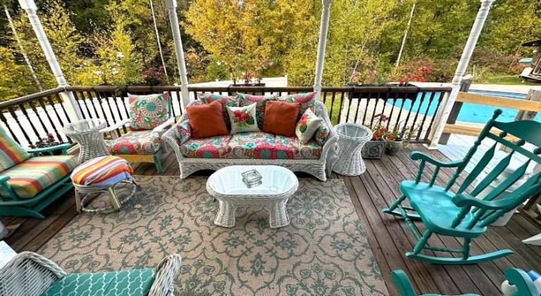 Private 5-Acre Escape - Pool, Lake & Gardens — photo 3