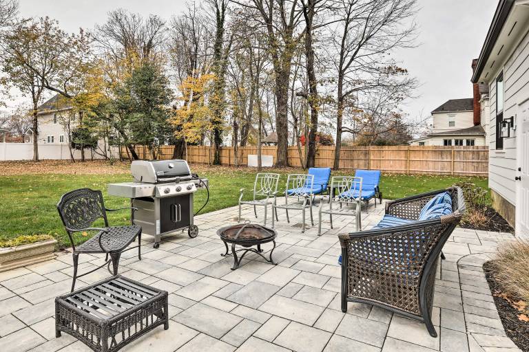 Grand Long Branch Home: 1 Block to Beach! — photo 2