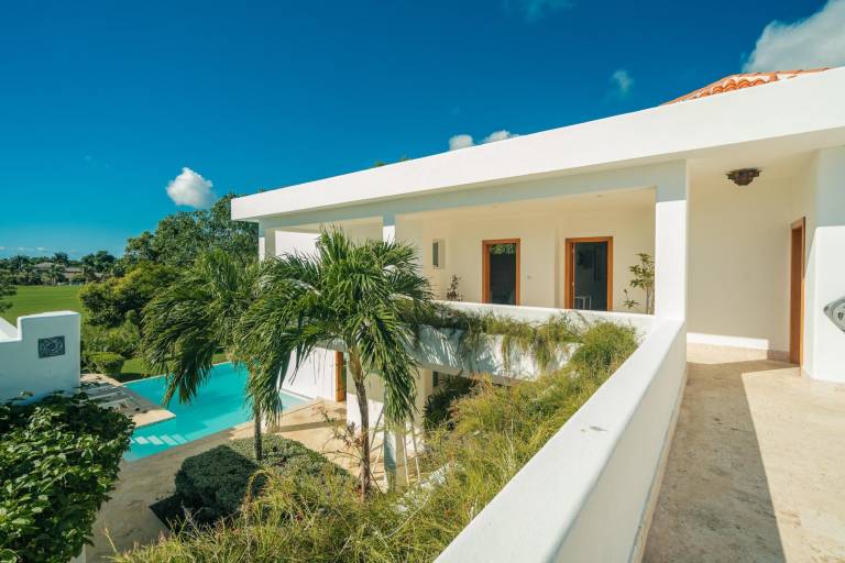 Villa with pool, grill & patio | Lake view — photo 4