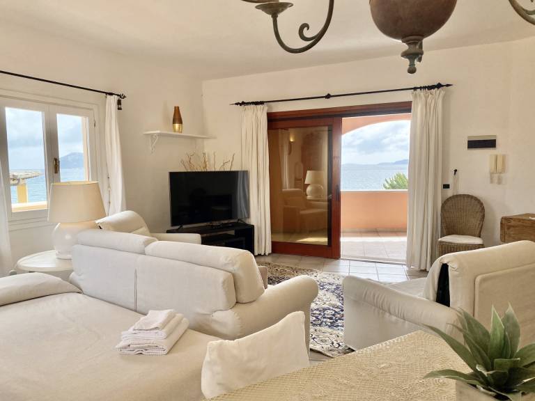 Rental apartment with pool | Water view — photo 4