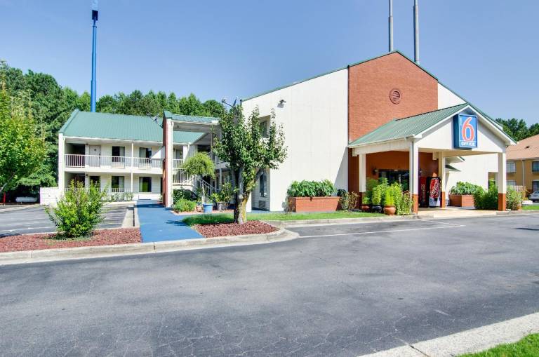 Motel 6 Cartersville, GA — photo 2