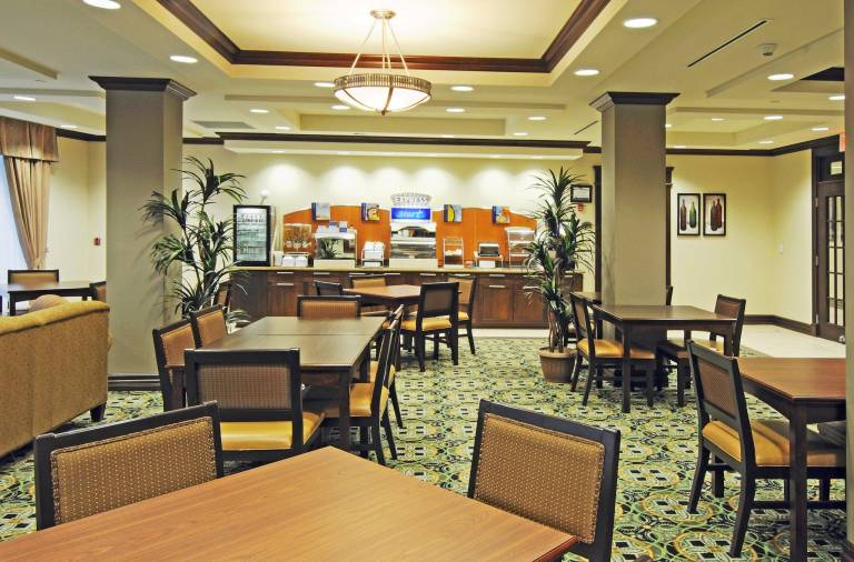 Holiday Inn Express Hotel & Suites North Bay By IHG — photo 5