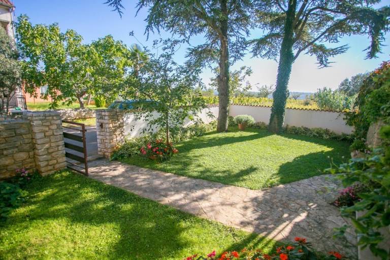 Rental apartment with terrace & yard | Sea view | Pets are welcome — photo 2