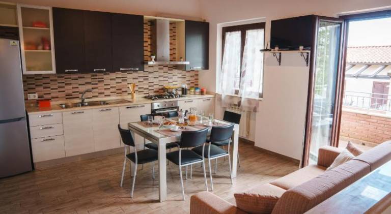 Holiday apartment with 2 rooms for 6 persons in Ricadi
