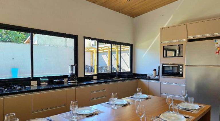 Vacation home with pool — photo 4