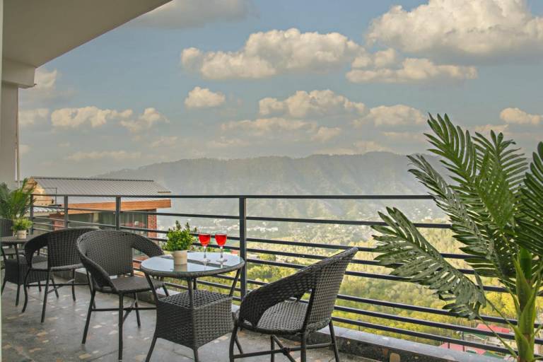 Lovely apartment with patio | Pet-friendly — photo 3