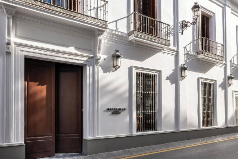 Family-friendly lovely serviced apartment with patio | Close to Seville Cathedral | Pet-friendly — photo 3