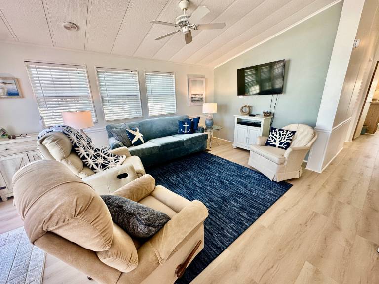 Beach Access home features an open floor plan with 2 bedrooms in a resort community — photo 4