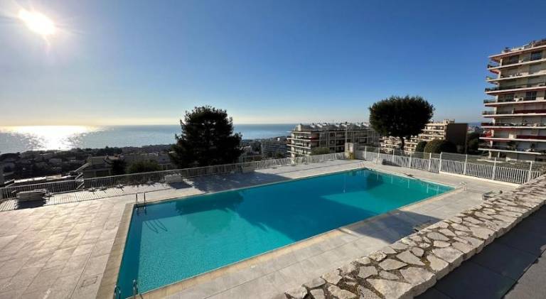 Holiday apartment with yard, patio & private pool | Close to Promenade des Anglais | Suitable for remote work — photo 3
