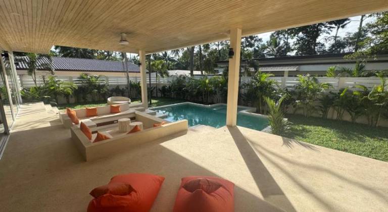 Villa with private pool — photo 4