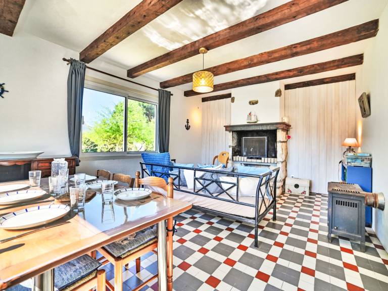 Vacation home with grill, patio & yard — photo 3